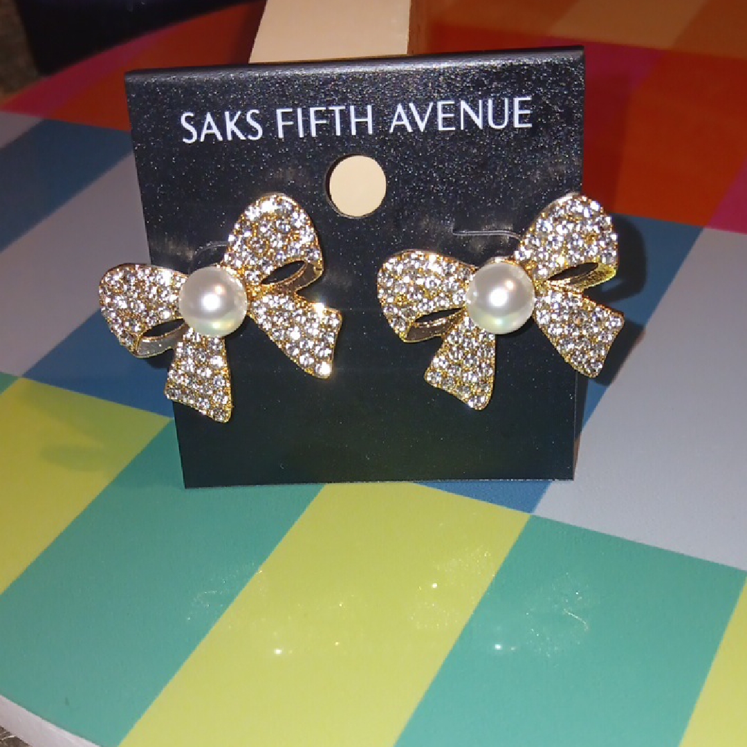 Saks Fifth Avenue Crystal Bow Earrings With Pearl A 35$